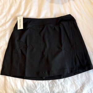 Outdoor Voices- Court Skort 4.5”, black, size Large